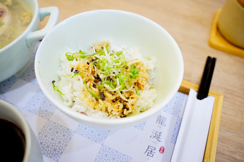 台北｜龍涎居好湯 來一碗雞湯暖心暖胃！龍涎居2.0版二代店 永康商圈美食推薦！