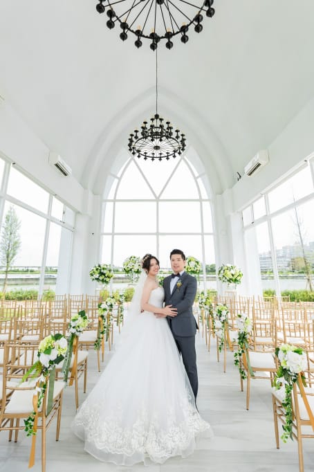婚禮｜桃園婚宴場地推薦！皇家薇庭婚宴會館Royal Wedding 挑高法蘭新廳+超美水晶教堂戶外草地證婚