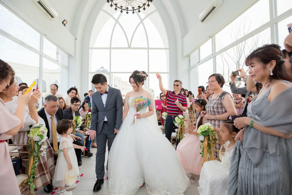 婚禮｜桃園婚宴場地推薦！皇家薇庭婚宴會館Royal Wedding 挑高法蘭新廳+超美水晶教堂戶外草地證婚