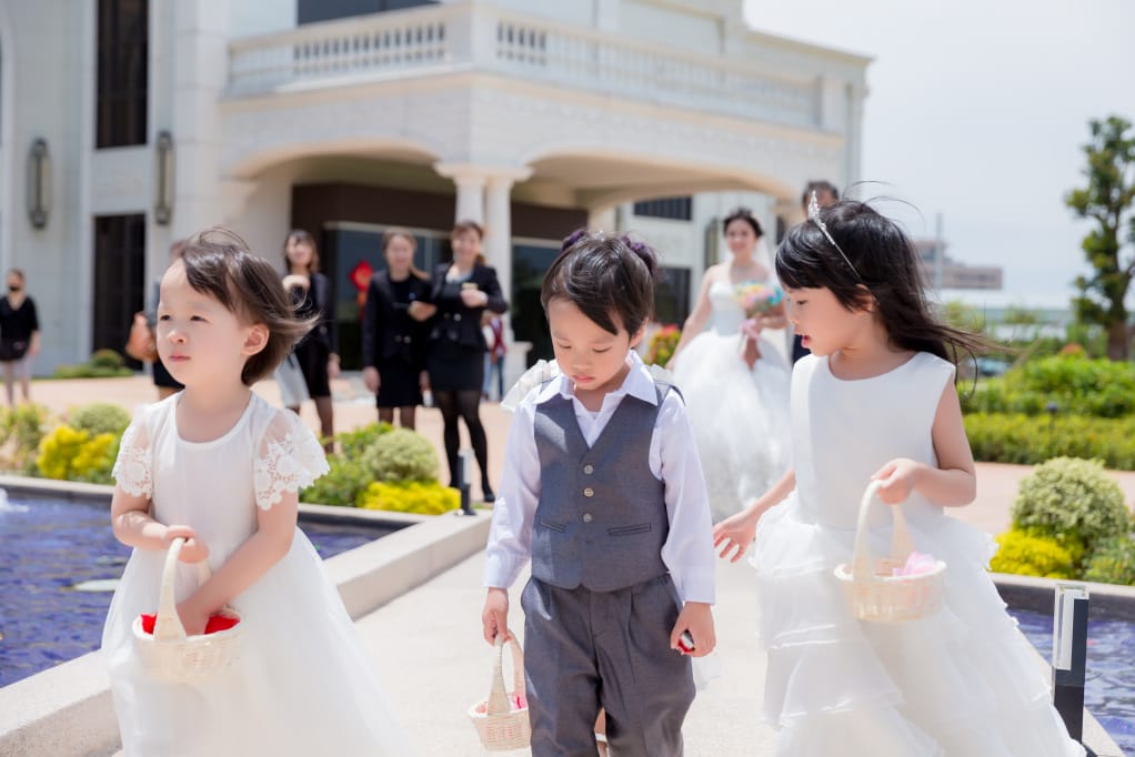 婚禮｜桃園婚宴場地推薦！皇家薇庭婚宴會館Royal Wedding 挑高法蘭新廳+超美水晶教堂戶外草地證婚