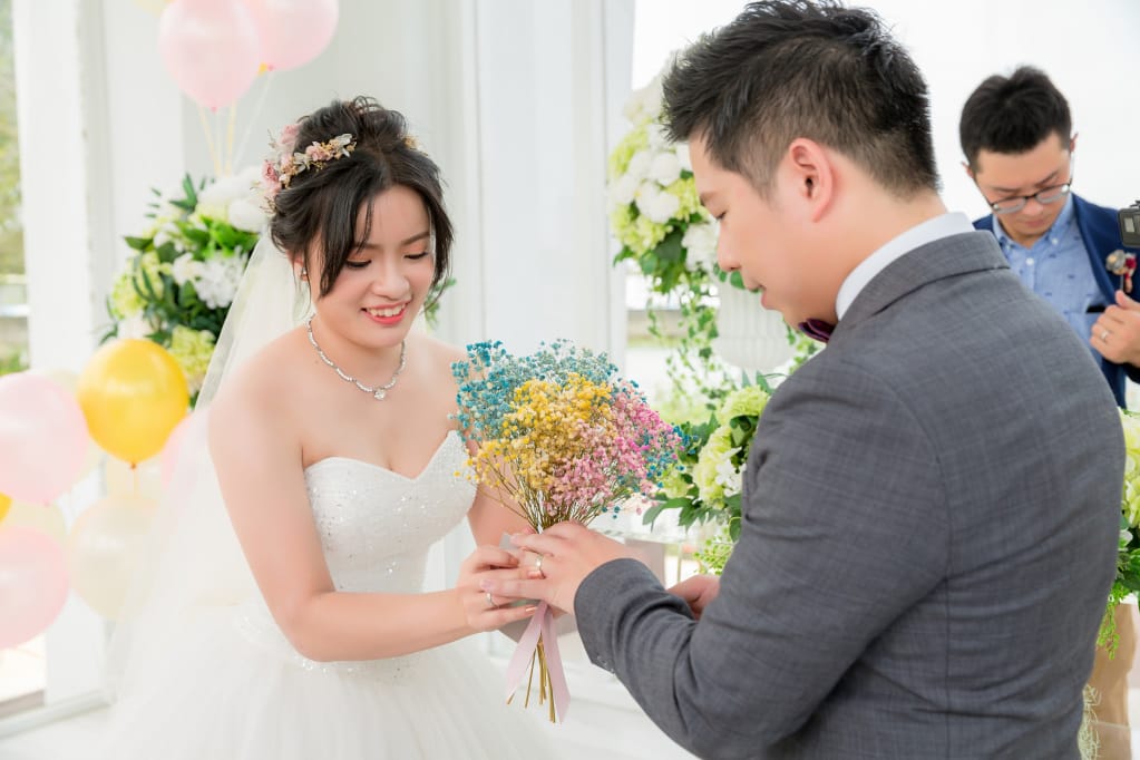 婚禮｜桃園婚宴場地推薦！皇家薇庭婚宴會館Royal Wedding 挑高法蘭新廳+超美水晶教堂戶外草地證婚