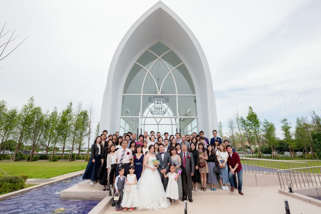 婚禮｜桃園婚宴場地推薦！皇家薇庭婚宴會館Royal Wedding 挑高法蘭新廳+超美水晶教堂戶外草地證婚