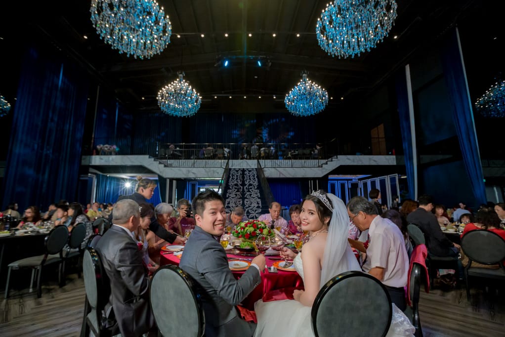 婚禮｜桃園婚宴場地推薦！皇家薇庭婚宴會館Royal Wedding 挑高法蘭新廳+超美水晶教堂戶外草地證婚