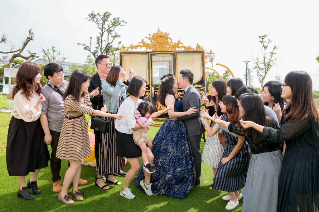 婚禮｜桃園婚宴場地推薦！皇家薇庭婚宴會館Royal Wedding 挑高法蘭新廳+超美水晶教堂戶外草地證婚