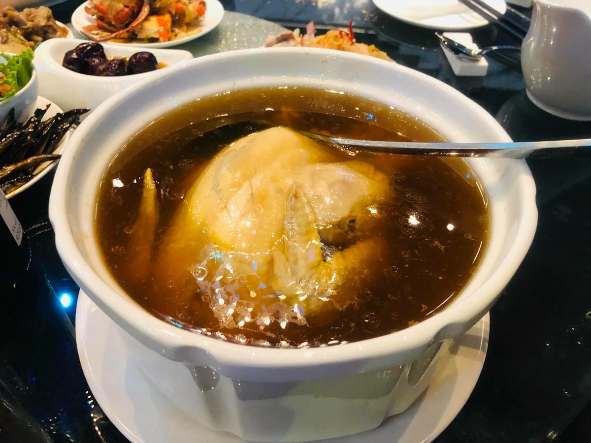婚禮｜桃園婚宴場地推薦！皇家薇庭婚宴會館Royal Wedding 挑高法蘭新廳+超美水晶教堂戶外草地證婚