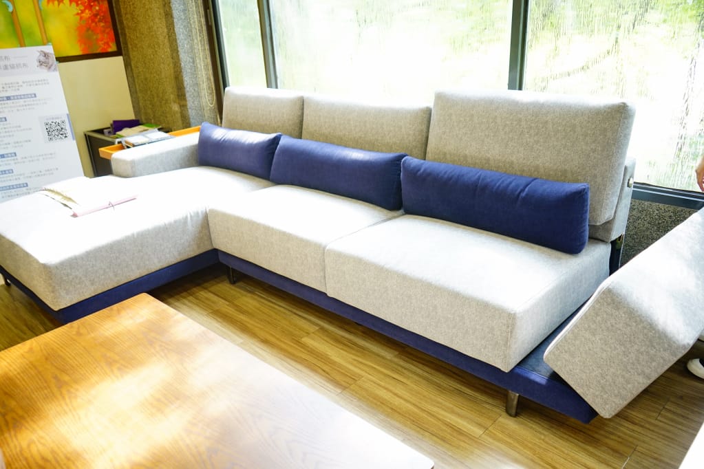 家具｜新家沙發開箱！新家園家具 30年在地沙發工廠 床墊、沙發訂製價格透明公開，款式多服務好！