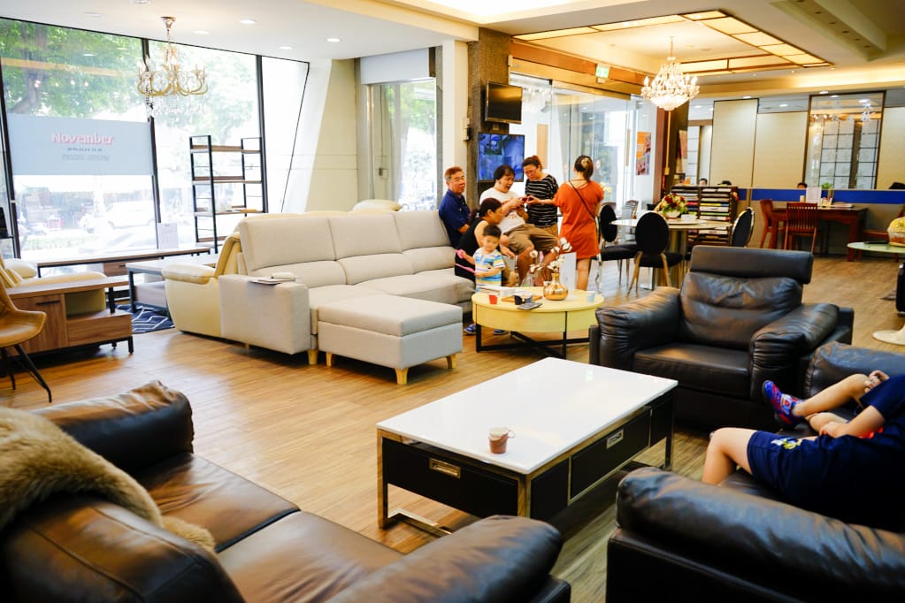 家具｜新家沙發開箱！新家園家具 30年在地沙發工廠 床墊、沙發訂製價格透明公開，款式多服務好！