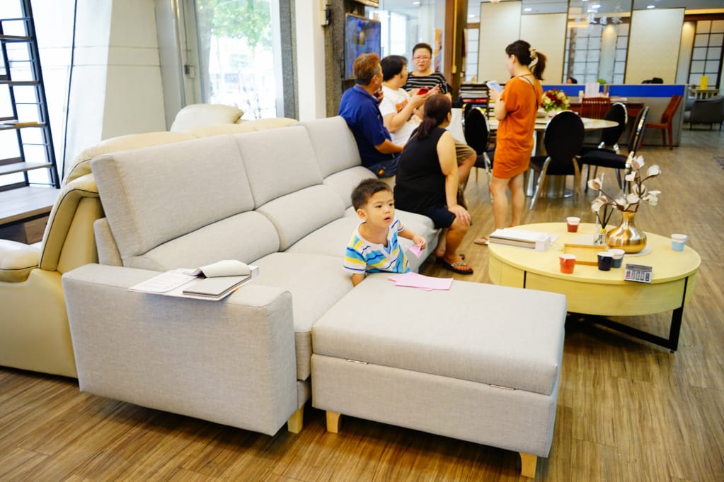 家具｜新家沙發開箱！新家園家具 30年在地沙發工廠 床墊、沙發訂製價格透明公開，款式多服務好！