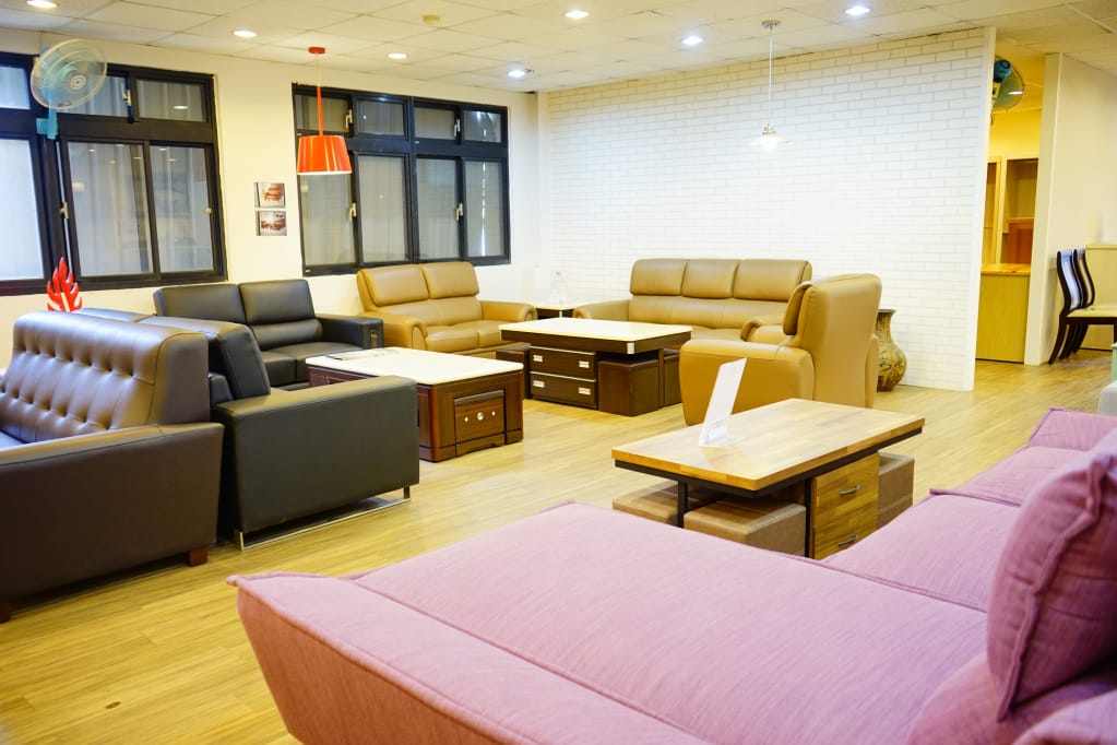 家具｜新家沙發開箱！新家園家具 30年在地沙發工廠 床墊、沙發訂製價格透明公開，款式多服務好！