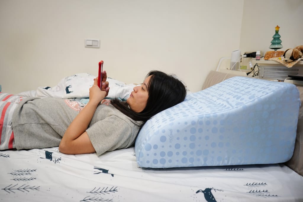 生活｜GreySa格蕾莎 是抬腿枕也是划手機必備靠枕！