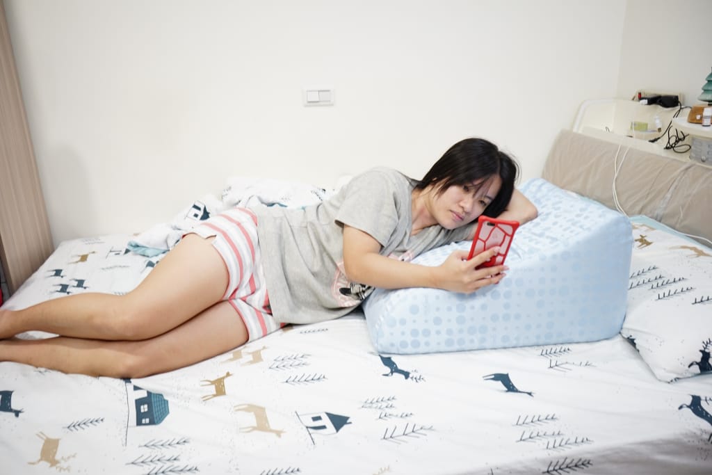 生活｜GreySa格蕾莎 是抬腿枕也是划手機必備靠枕！