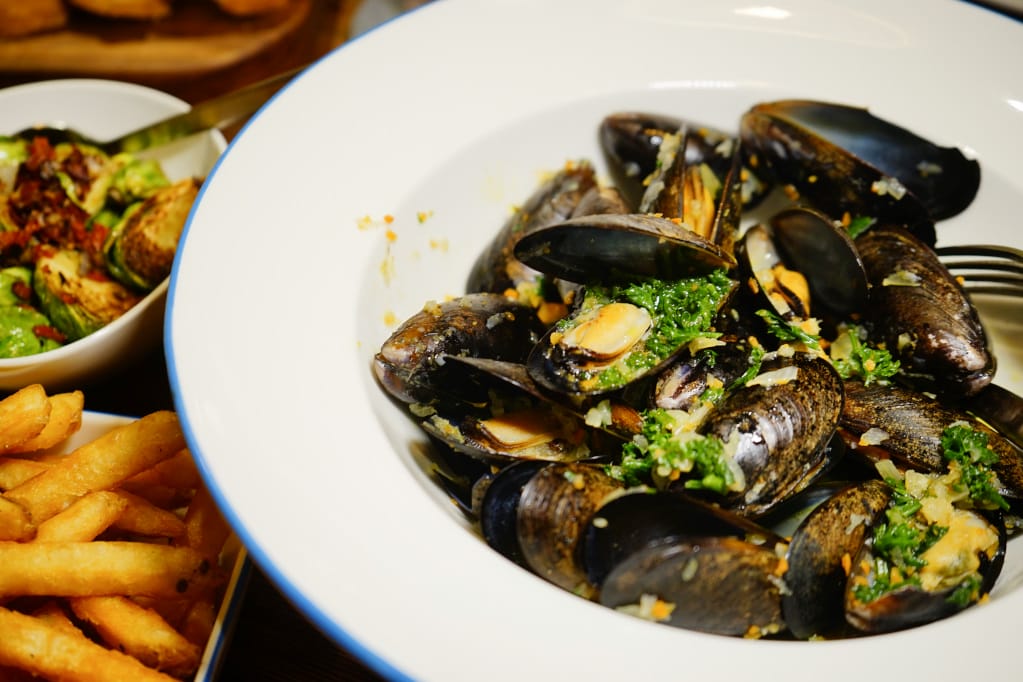 台北｜Nomad Bistro Bar 品嘗荷蘭特色菜 國父紀念館站 東區餐酒館推薦！