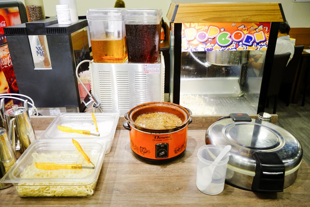 新北｜八方悅日式涮涮鍋(新莊鴻金寶店) 熟成牛肉、平價海鮮火鍋