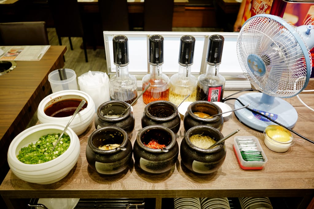 新北｜八方悅日式涮涮鍋(新莊鴻金寶店) 熟成牛肉、平價海鮮火鍋