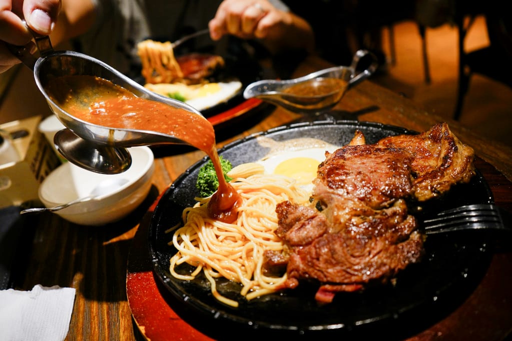 台北｜人从众厚切牛排館-西門店 萬華西門町美食推薦！