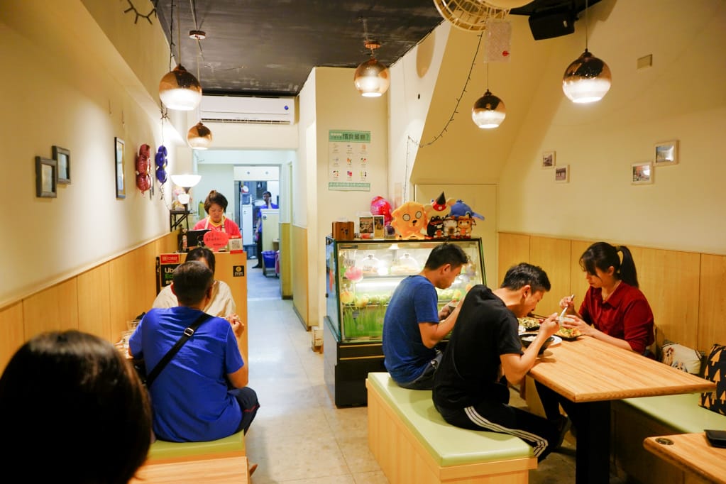 台北|晴天廚房 中正紀念堂旁平價簡餐 日式定食、咖哩、丼飯 - 第3張圖 台北|晴天廚房 中正紀念堂旁平價簡餐 日式定食、咖哩、丼飯