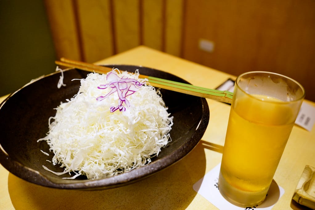 美食|台南 勝博殿(南紡店)日式炸豬排 厚切嫩肩里脊豬排、季節限定廣島牡蠣推薦! - 第11張圖 美食|台南 勝博殿(南紡店)日式炸豬排 厚切嫩肩里脊豬排、季節限定廣島牡蠣推薦!