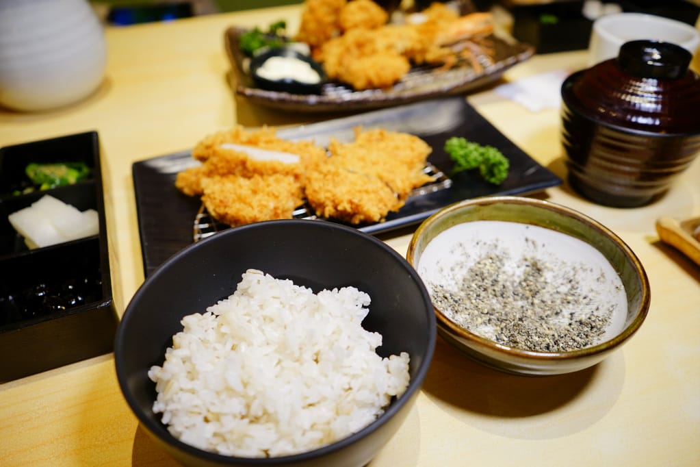 美食|台南 勝博殿(南紡店)日式炸豬排 厚切嫩肩里脊豬排、季節限定廣島牡蠣推薦! - 第12張圖 美食|台南 勝博殿(南紡店)日式炸豬排 厚切嫩肩里脊豬排、季節限定廣島牡蠣推薦!