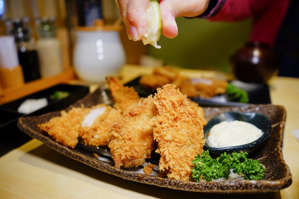 美食|台南 勝博殿(南紡店)日式炸豬排 厚切嫩肩里脊豬排、季節限定廣島牡蠣推薦! - 第17張圖 美食|台南 勝博殿(南紡店)日式炸豬排 厚切嫩肩里脊豬排、季節限定廣島牡蠣推薦!
