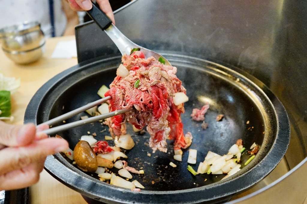 台南|錦城石頭火鍋 傳承30年好味道,用炒的火鍋最美味~ - 第14張圖 台南|錦城石頭火鍋 傳承30年好味道,用炒的火鍋最美味~