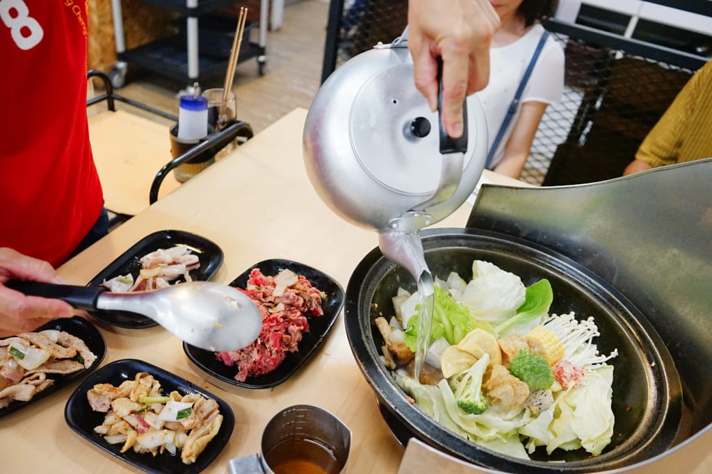 台南|錦城石頭火鍋 傳承30年好味道,用炒的火鍋最美味~ - 第15張圖 台南|錦城石頭火鍋 傳承30年好味道,用炒的火鍋最美味~