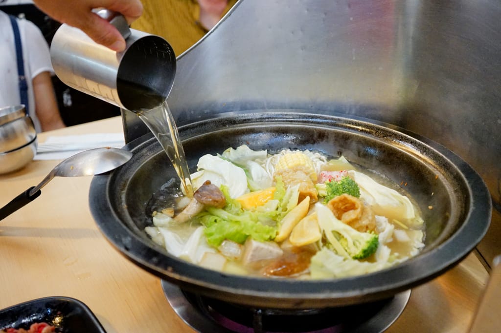 台南|錦城石頭火鍋 傳承30年好味道,用炒的火鍋最美味~ - 第16張圖 台南|錦城石頭火鍋 傳承30年好味道,用炒的火鍋最美味~