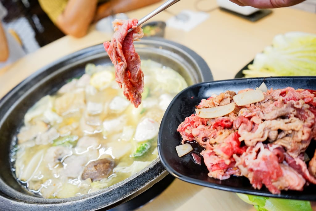 台南|錦城石頭火鍋 傳承30年好味道,用炒的火鍋最美味~ - 第1張圖 台南|錦城石頭火鍋 傳承30年好味道,用炒的火鍋最美味~