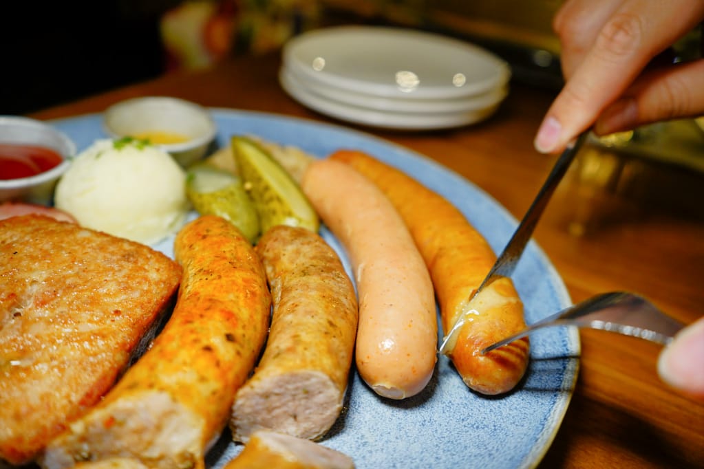 美食｜台北 Schumann’s Bistro No. 6 舒曼六號餐館(南京店) 德國豬腳、黑白啤酒 南京復興、小巨蛋聚餐餐廳推薦！