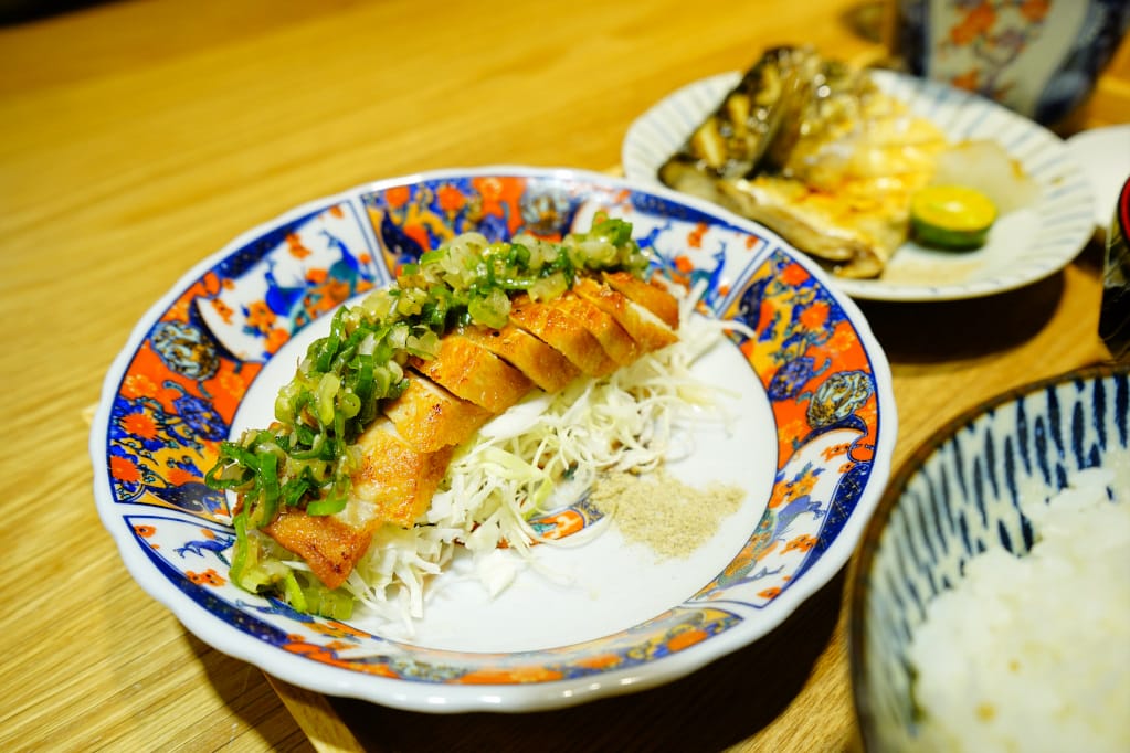 美食｜桃園中壢 坐著做。員工食堂 新開幕餐廳! CP值超高之美味日式定食推薦~