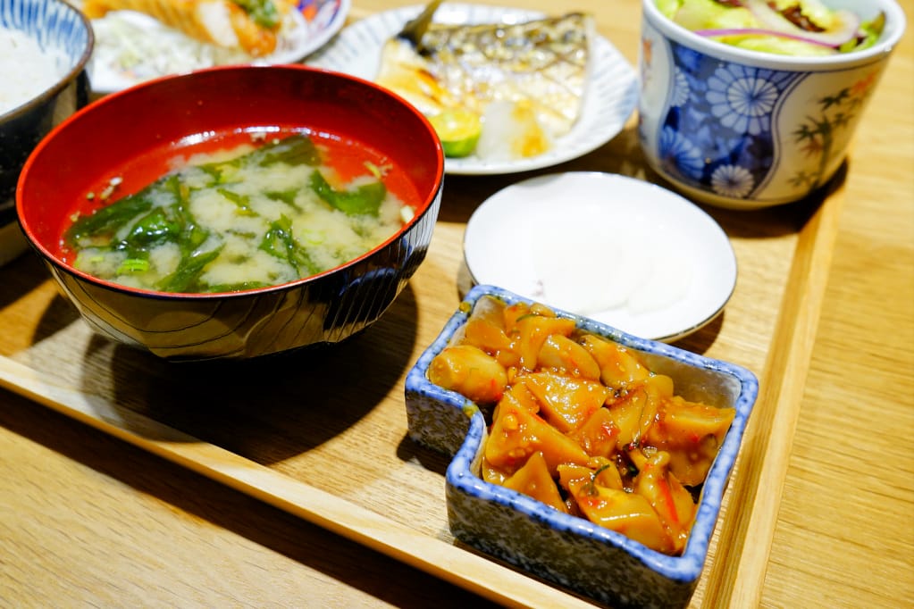 美食｜桃園中壢 坐著做。員工食堂 新開幕餐廳! CP值超高之美味日式定食推薦~