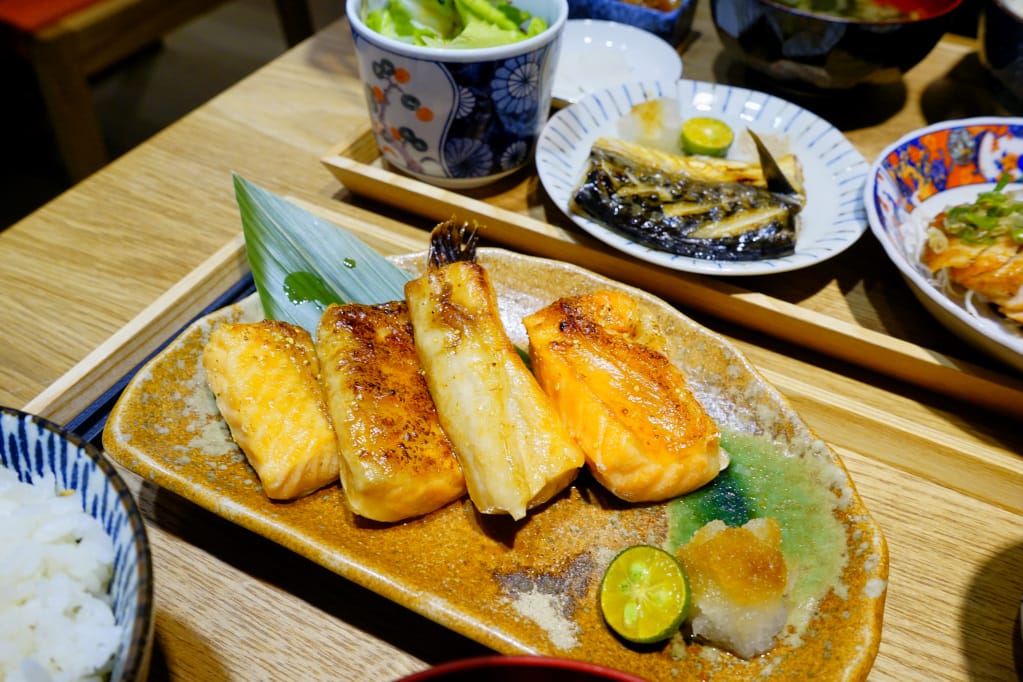 美食｜桃園中壢 坐著做。員工食堂 新開幕餐廳! CP值超高之美味日式定食推薦~