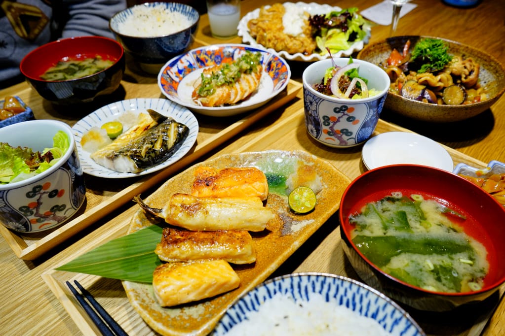 美食｜桃園中壢 坐著做。員工食堂 新開幕餐廳! CP值超高之美味日式定食推薦~