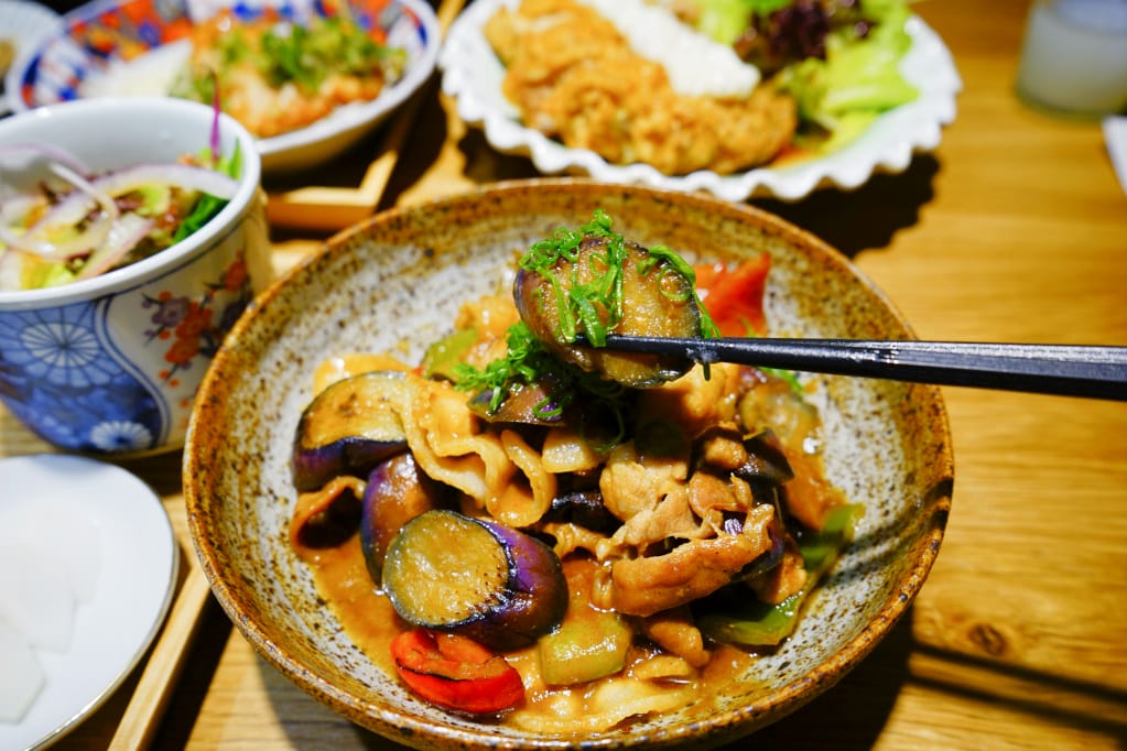 美食｜桃園中壢 坐著做。員工食堂 新開幕餐廳! CP值超高之美味日式定食推薦~