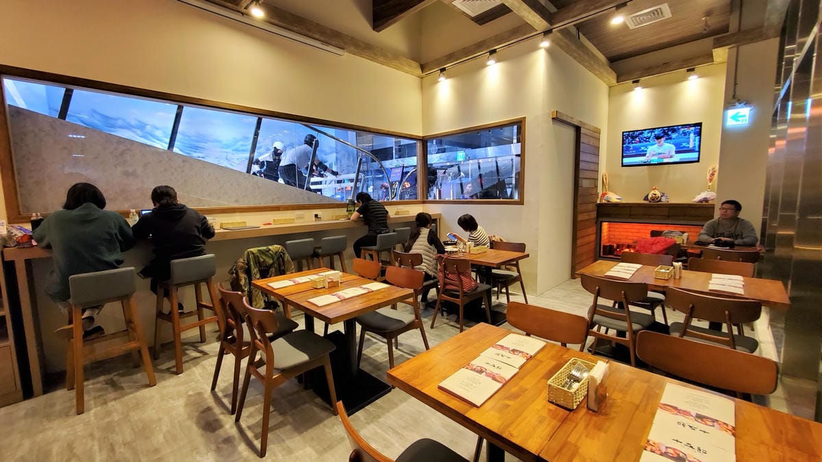 美食｜台北內湖 十五郎 日式・洋食餐廳 日本滑雪場小木屋用餐超有氣氛！