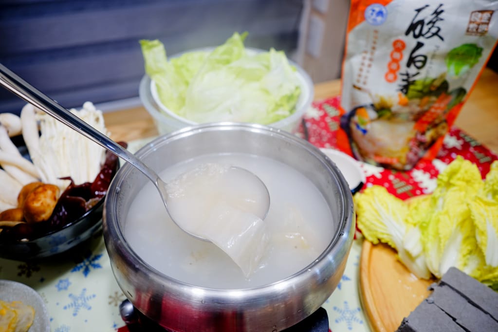 調理包|良金牧場火鍋湯包 酒糟酸白菜鍋&酒糟麻辣鍋湯頭(全聯獨賣) 跨年火鍋、冬天就是要在家吃火鍋! - 第11張圖 調理包|良金牧場火鍋湯包 酒糟酸白菜鍋&酒糟麻辣鍋湯頭(全聯獨賣) 跨年火鍋、冬天就是要在家吃火鍋!