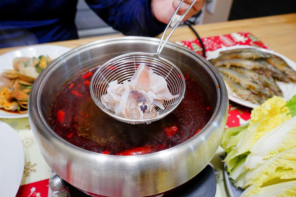 調理包|良金牧場火鍋湯包 酒糟酸白菜鍋&酒糟麻辣鍋湯頭(全聯獨賣) 跨年火鍋、冬天就是要在家吃火鍋! - 第18張圖 調理包|良金牧場火鍋湯包 酒糟酸白菜鍋&酒糟麻辣鍋湯頭(全聯獨賣) 跨年火鍋、冬天就是要在家吃火鍋!