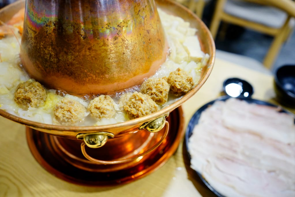 美食｜台北內湖 熹正園大連老菜館 正宗東北酸菜白肉鍋 近文德/港墘站東北菜推薦！