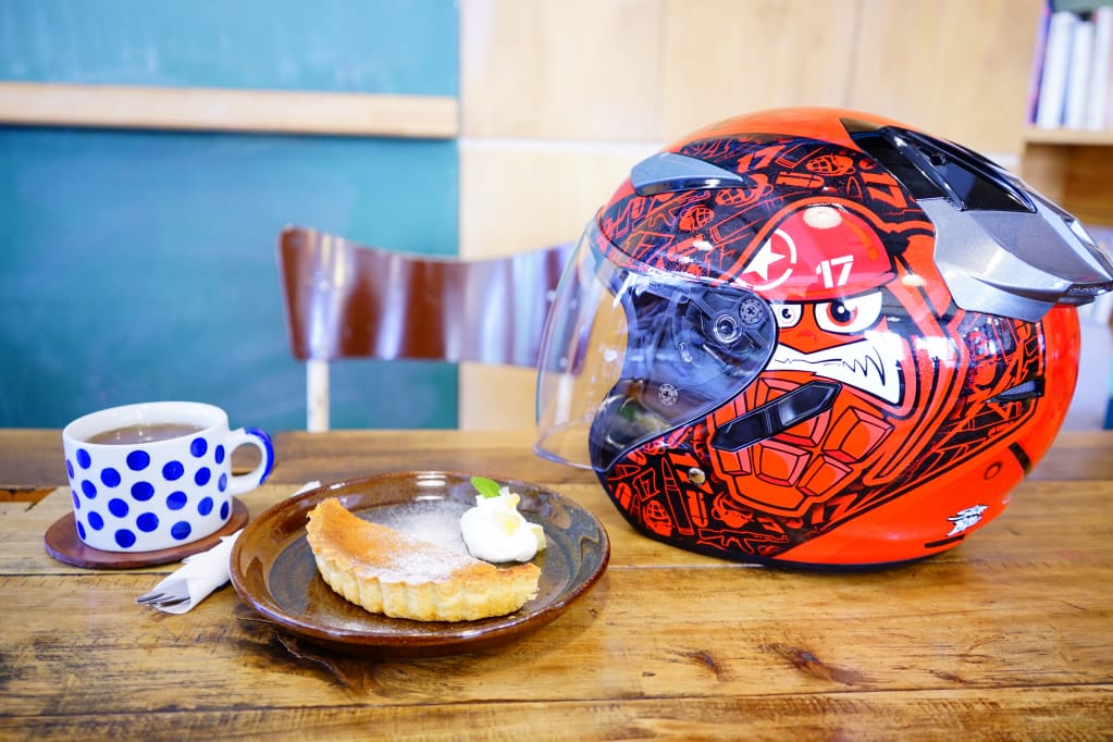 機車用品|NHK Helmets R1 MotoGP 車手專屬彩繪款 半罩式內墨鏡安全帽開箱! - 第16張圖 機車用品|NHK Helmets R1 MotoGP 車手專屬彩繪款 半罩式內墨鏡安全帽開箱!