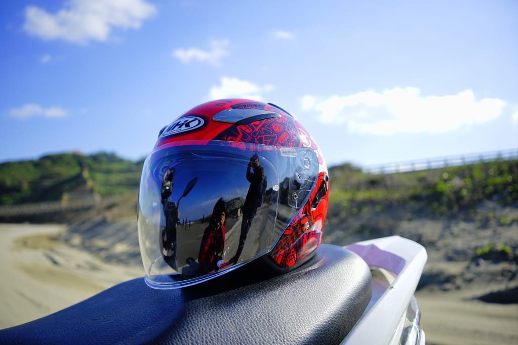 機車用品|NHK Helmets R1 MotoGP 車手專屬彩繪款 半罩式內墨鏡安全帽開箱! - 第10張圖 機車用品|NHK Helmets R1 MotoGP 車手專屬彩繪款 半罩式內墨鏡安全帽開箱!