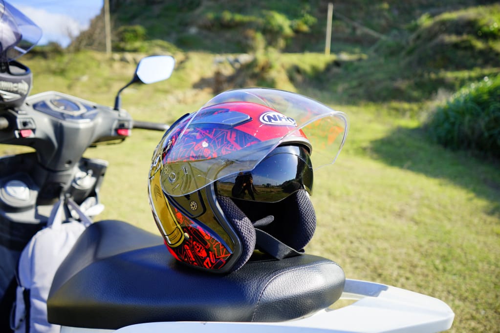 機車用品|NHK Helmets R1 MotoGP 車手專屬彩繪款 半罩式內墨鏡安全帽開箱! - 第11張圖 機車用品|NHK Helmets R1 MotoGP 車手專屬彩繪款 半罩式內墨鏡安全帽開箱!