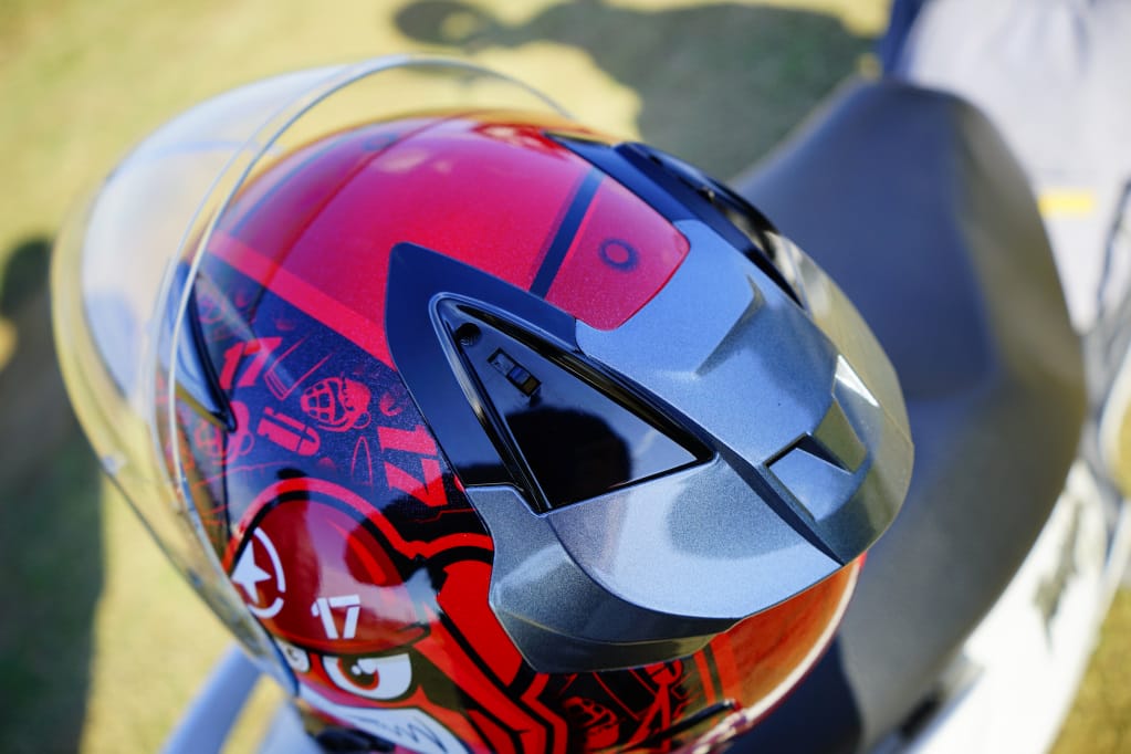機車用品|NHK Helmets R1 MotoGP 車手專屬彩繪款 半罩式內墨鏡安全帽開箱! - 第8張圖 機車用品|NHK Helmets R1 MotoGP 車手專屬彩繪款 半罩式內墨鏡安全帽開箱!