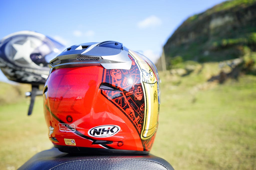 機車用品|NHK Helmets R1 MotoGP 車手專屬彩繪款 半罩式內墨鏡安全帽開箱! - 第9張圖 機車用品|NHK Helmets R1 MotoGP 車手專屬彩繪款 半罩式內墨鏡安全帽開箱!