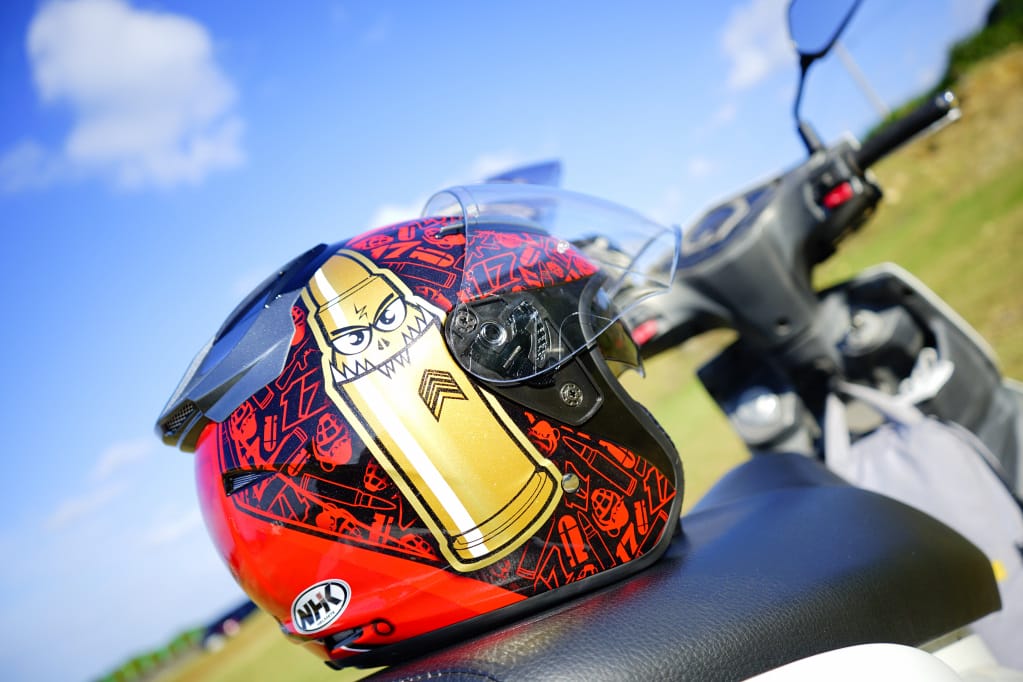 機車用品|NHK Helmets R1 MotoGP 車手專屬彩繪款 半罩式內墨鏡安全帽開箱! - 第4張圖 機車用品|NHK Helmets R1 MotoGP 車手專屬彩繪款 半罩式內墨鏡安全帽開箱!