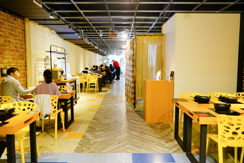 美食|新北汐止 火鍋很忙(大同店) 創意火鍋料理 現炒台式麻辣火鍋、麻油雞火鍋 - 第3張圖 美食|新北汐止 火鍋很忙(大同店) 創意火鍋料理 現炒台式麻辣火鍋、麻油雞火鍋