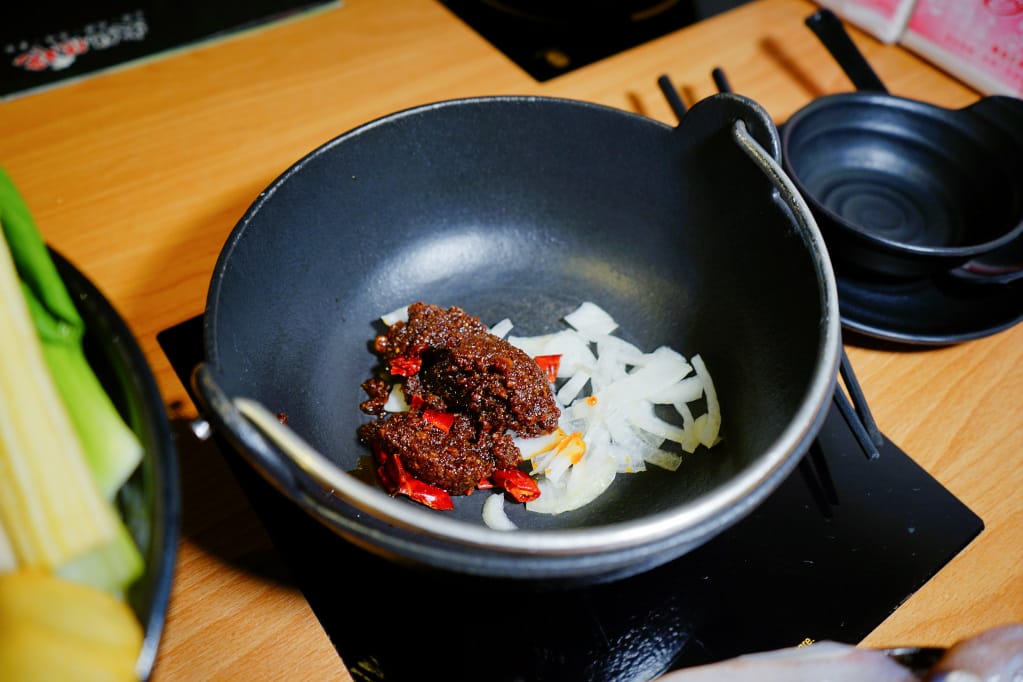 美食|新北汐止 火鍋很忙(大同店) 創意火鍋料理 現炒台式麻辣火鍋、麻油雞火鍋 - 第19張圖 美食|新北汐止 火鍋很忙(大同店) 創意火鍋料理 現炒台式麻辣火鍋、麻油雞火鍋