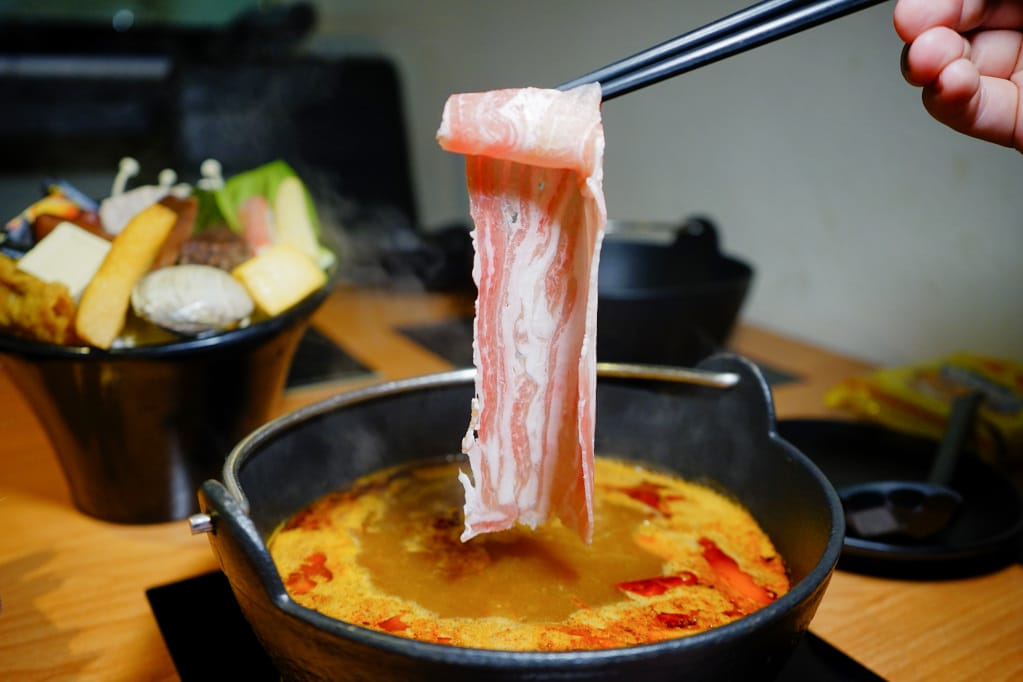 美食|新北汐止 火鍋很忙(大同店) 創意火鍋料理 現炒台式麻辣火鍋、麻油雞火鍋 - 第32張圖 美食|新北汐止 火鍋很忙(大同店) 創意火鍋料理 現炒台式麻辣火鍋、麻油雞火鍋
