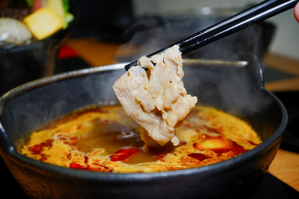美食|新北汐止 火鍋很忙(大同店) 創意火鍋料理 現炒台式麻辣火鍋、麻油雞火鍋 - 第33張圖 美食|新北汐止 火鍋很忙(大同店) 創意火鍋料理 現炒台式麻辣火鍋、麻油雞火鍋
