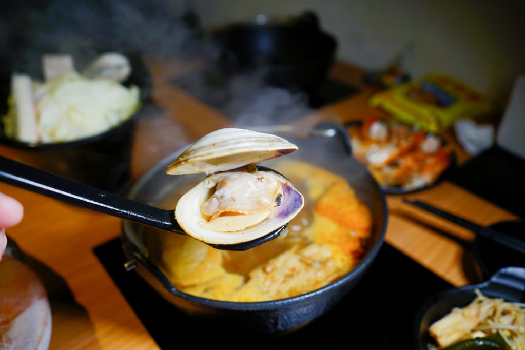 美食|新北汐止 火鍋很忙(大同店) 創意火鍋料理 現炒台式麻辣火鍋、麻油雞火鍋 - 第28張圖 美食|新北汐止 火鍋很忙(大同店) 創意火鍋料理 現炒台式麻辣火鍋、麻油雞火鍋