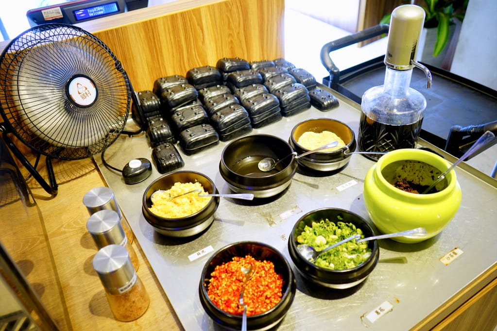 美食｜桃園 麻六味 鴛鴦麻辣鍋 50oz牛肉火鍋 桃園唯一麻辣大胃王挑戰！