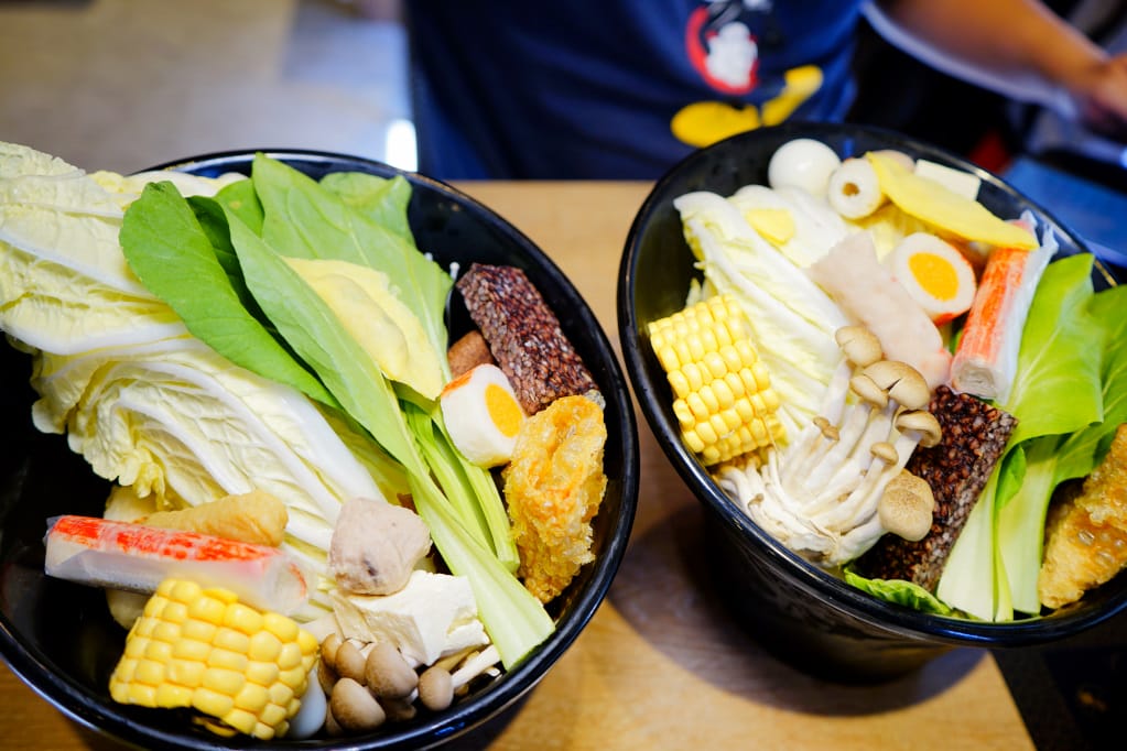 美食｜桃園 麻六味 鴛鴦麻辣鍋 50oz牛肉火鍋 桃園唯一麻辣大胃王挑戰！